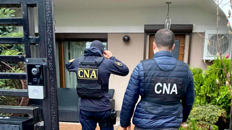(ФОТО) В Молдове у экс-депутата прошёл обыск по подозрению в отмывании денег