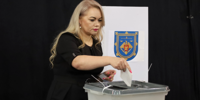 Олеся Вырлан подала в отставку с поста члена ВСП. Она поставила низкую оценку кандидату в генпрокуроры