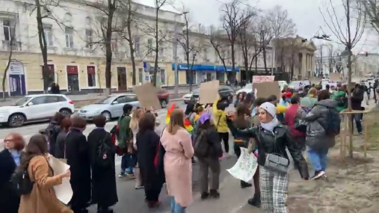В центре Кишинева ограничат движение транспорта из-за Феминистского марша 8 марта