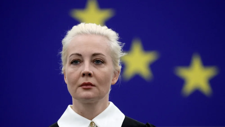 Юлия Навальная призвала воспринимать Путина как «лидера мафиозной группировки»