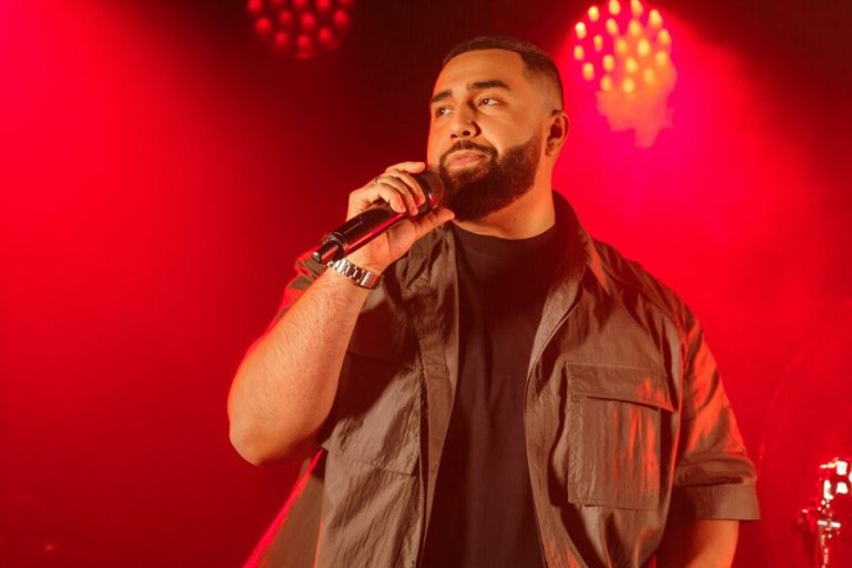 Рэпер Jah Khalib не выступит на фестивале в Молдове из-за обвинений в оправдании изнасилований