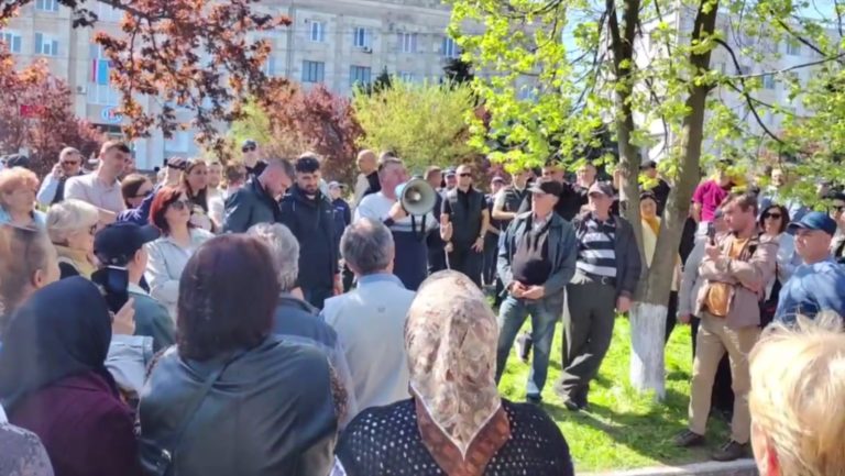 (ВИДЕО) Майя Санду приехала в Комрат, шоровцы снова протестуют