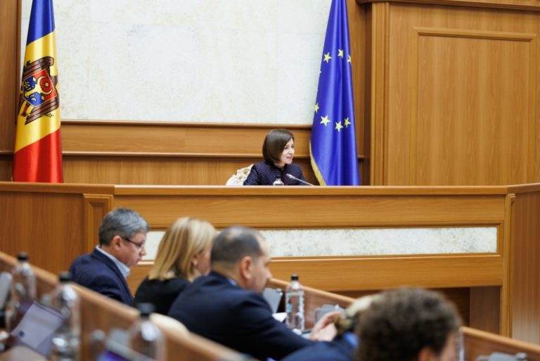 Санду призвала ускорить евроинтеграцию Молдовы