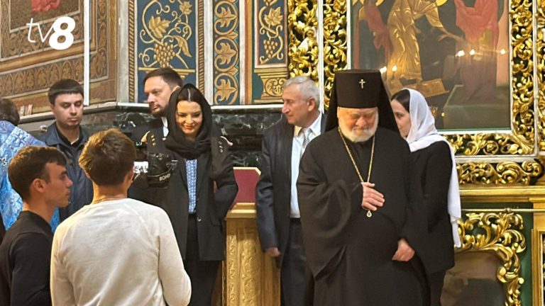 В Кишиневском кафедральном соборе возвели в сан нового епископа Чадыр-Лунги, на церемонии присутствовала башкан