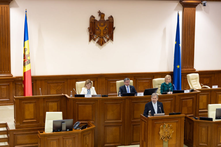 В парламент Молдовы в День Европы приехали депутаты и послы из стран ЕС