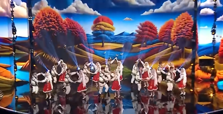 Ансамбль Hecenii из Молдовы прошел в финал шоу «Românii au talent»
