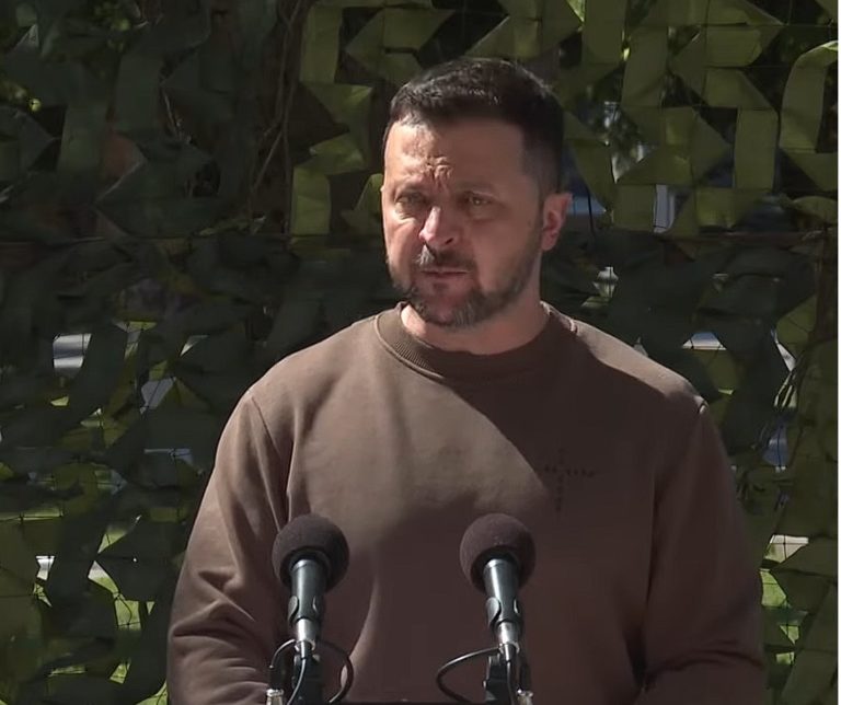 Зеленский: «Украина — перед новым этапом войны, оккупант попытается расширить наступательные действия»