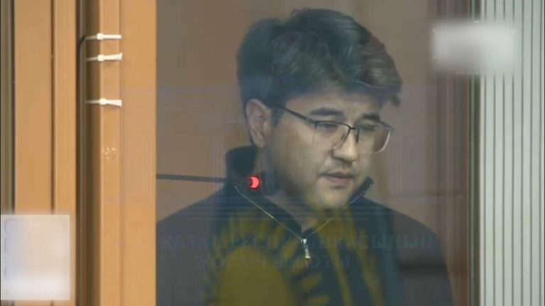 Казахского экс-министра приговорили к 24 годам тюрьмы за жестокое убийство жены
