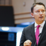 Кабинет Мурешана не получил вотум доверия парламента: политический кризис в Румынии продолжается