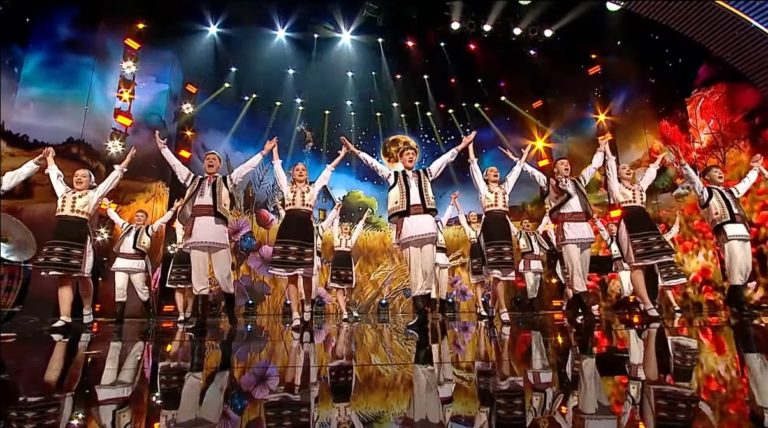 (ВИДЕО) Ансамбль Hecenii из Молдовы занял третье место в финале шоу Românii au talent