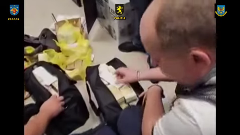 (ВИДЕО) У сети ресторанов Кишинева изъяли 19 млн леев из-за уклонения от уплаты налогов