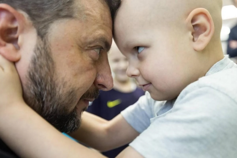 (ФОТО) Зеленский с супругой посетили детскую больницу «Охматдет»