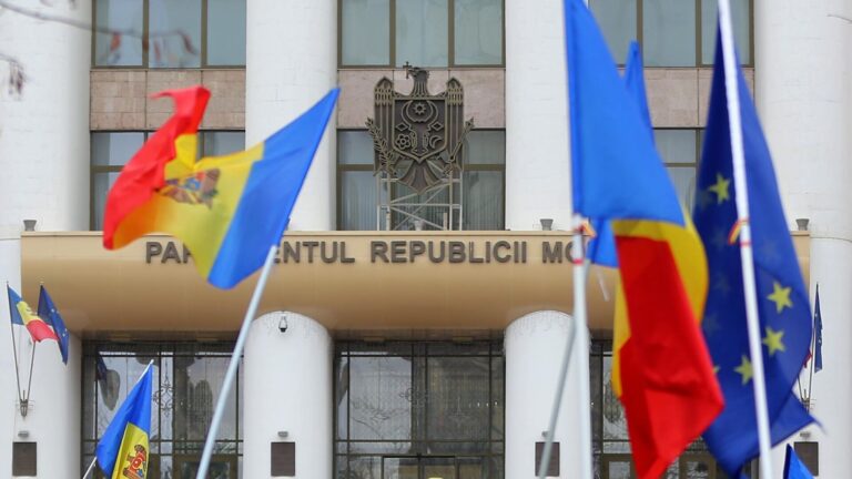 Старт президентской гонки, завершение приёма в вузы, национальные праздники и плюс выходной в Гагаузии — что ждет Молдову в августе