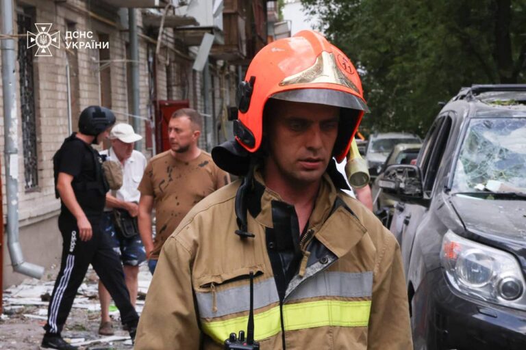 Четыре человека погибли при ударе по Николаеву