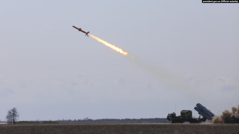 Зеленский рассказал об испытаниях новой украинской баллистической ракеты
