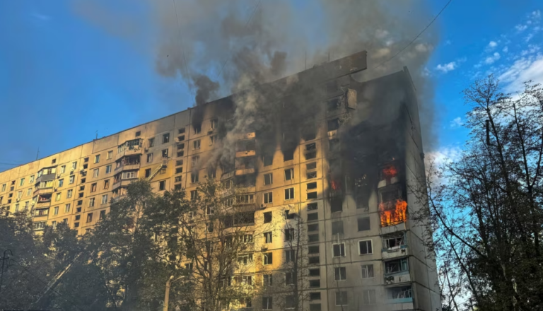 Последствия ракетного удара по Харькову: 6 человек убиты, почти сотня раненых, разрушены жилые дома