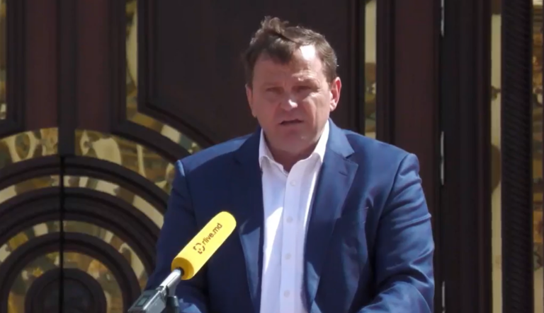 Андрей Нэстасе вызвал Майю Санду на дебаты и потребовал от неё отчёта