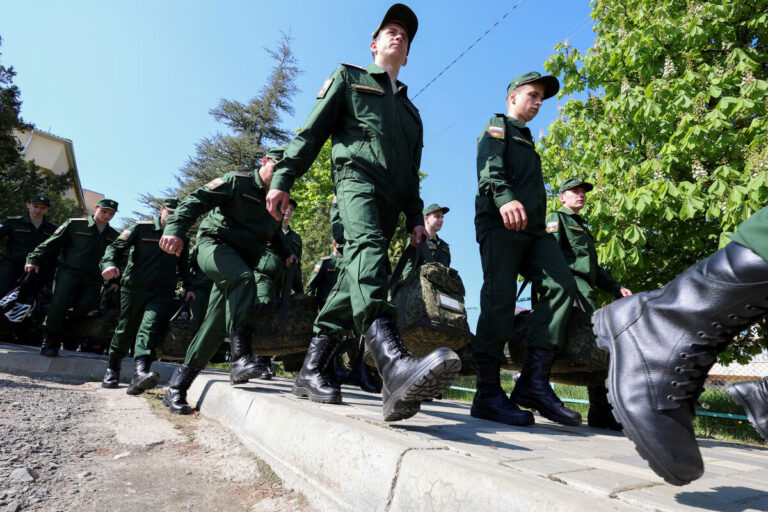 Минобороны РФ решило не перебрасывать войска из Донбасса на защиту Курской области — Bloomberg