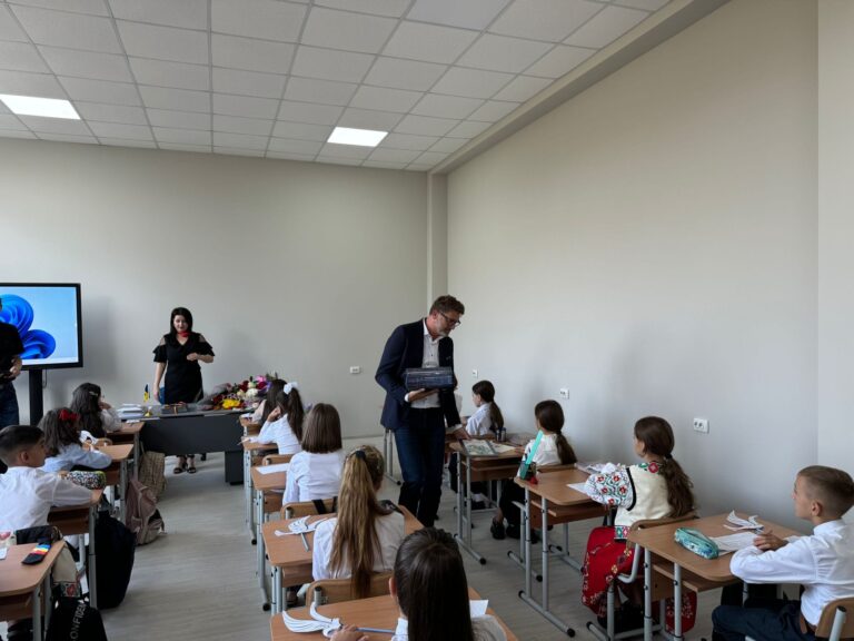(ФОТО) В лицее Чадыр-Лунги впервые открылся класс с преподаванием на румынском языке