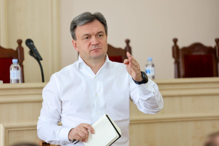 Премьер призвал фермеров не политизировать ситуацию и на переговорах найти жизнеспособные решения их проблем