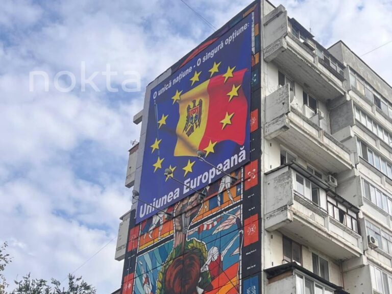 В Кишиневе олимпийский мурал начали демонтировать и прикрыли рекламным баннером