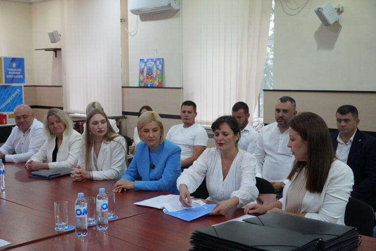 Влах, Кику и Тарлев подали подписные листы для регистрации кандидатами в президенты