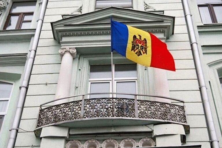 В России откроют два участка для голосования вместо пяти — МИД объясняет это требованиями безопасности