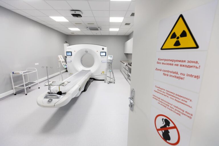 В районной больнице Комрата появился компьютерный томограф с искусственным интеллектом