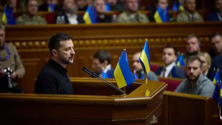 Зеленский представил «план победы» в Верховной раде