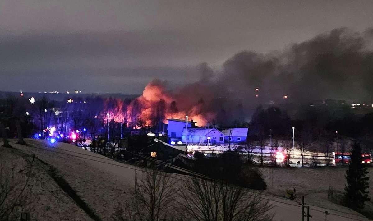 Вильнюс, упал самолёт на дом