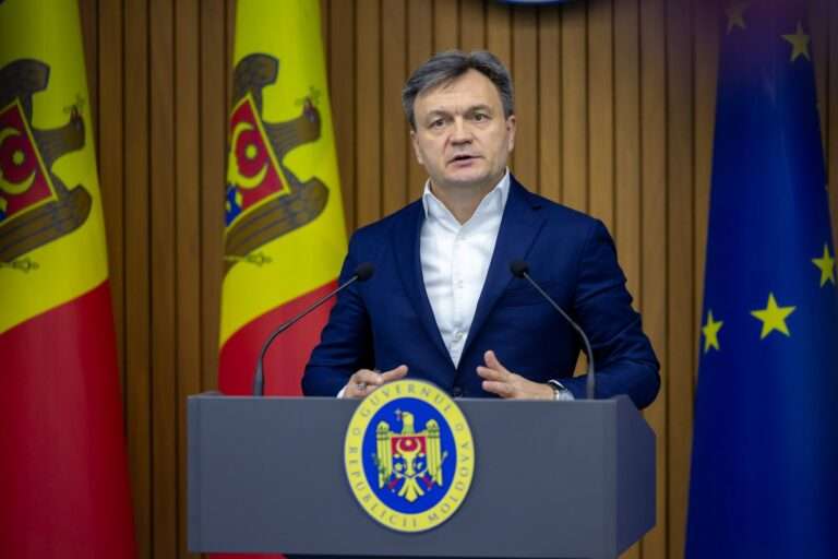 Перестановки в трех министерствах — премьер Речан объявил об изменениях в правительстве