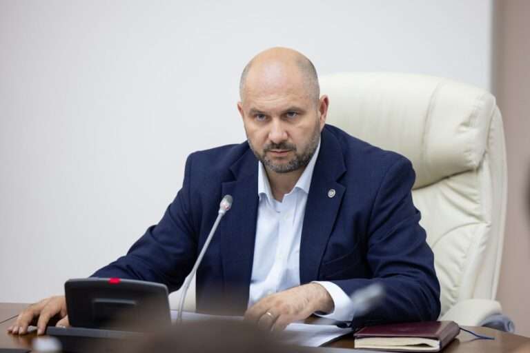 Виктор Парликов