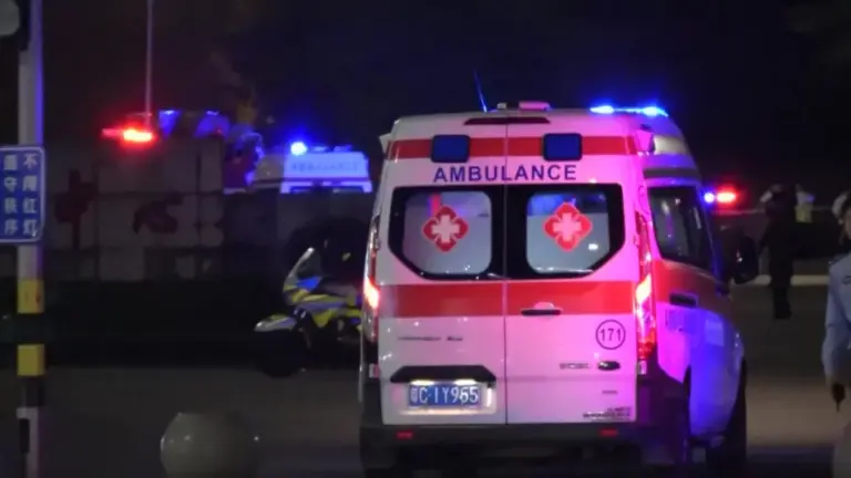В Китае автомобиль влетел в толпу: погибли 35 человек
