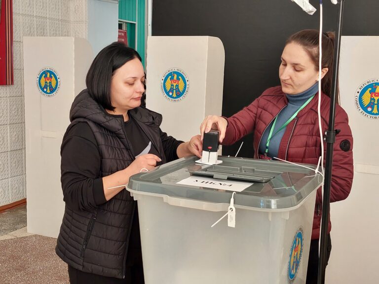 В Молдове проходит второй тур выборов президента — текстовая трансляция