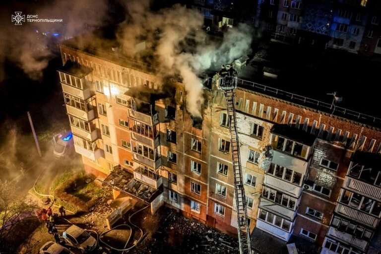 Российский удар по Тернополю: дрон попал в многоэтажку, есть жертвы