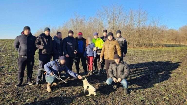 Пошла к бабушке и заблудилась в лесу — в Дубоссарском районе нашли пропавшую девочку