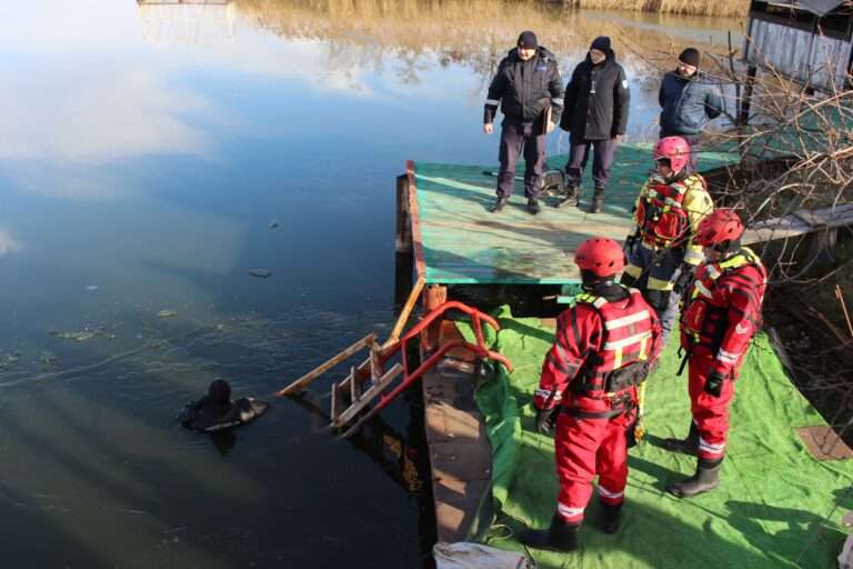 Спасатели напомнили о правилах безопасности во время Крещенских купаний