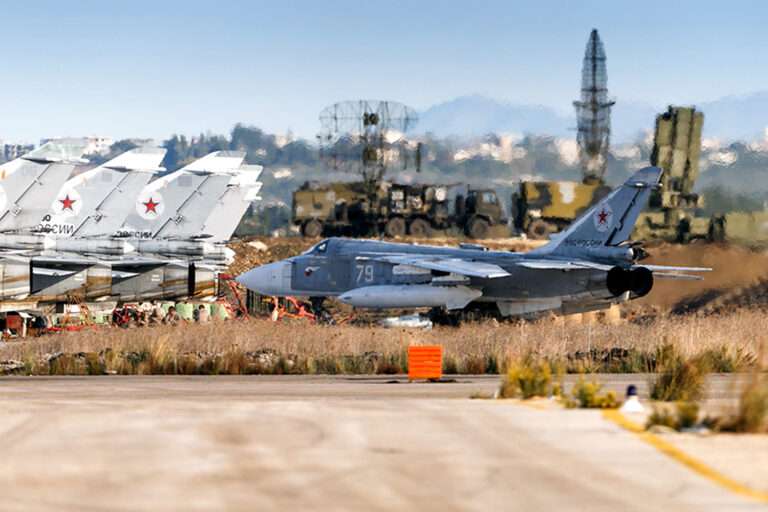 Москва пытается удержать военные базы в Сирии: чем закончились первые переговоры с новыми властями