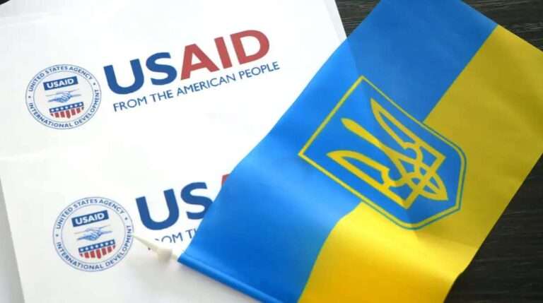 USAID и флаг Украины