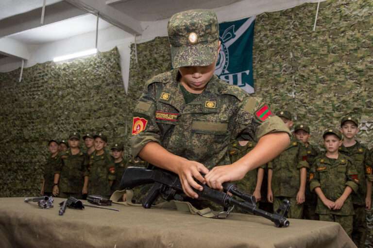 Как в приднестровских школах действует военная пропаганда