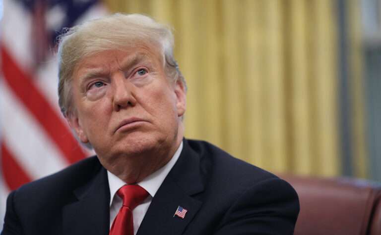 Трамп грозит Китаю новыми 100%-ными пошлинами на импорт