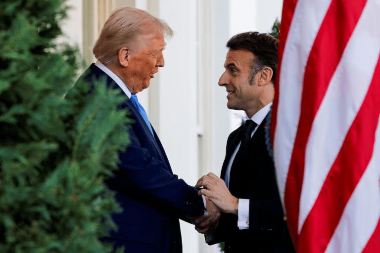 Макрон встретился с Трампом и не согласился с ним по помощи Украине (ВИДЕО)