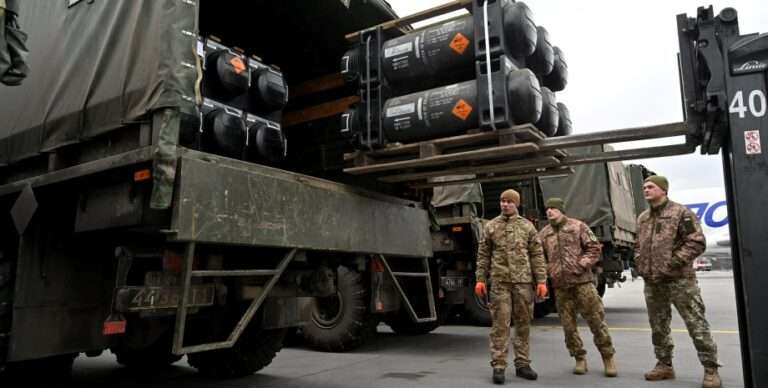 США прекратили финансировать новые поставки оружия Украине