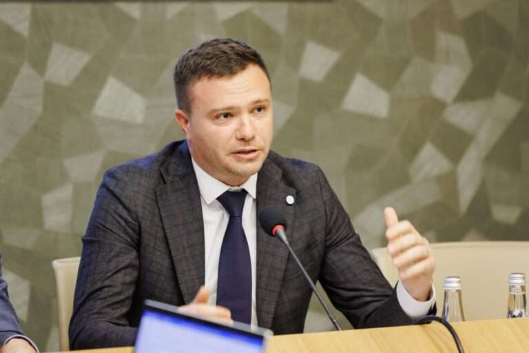 Министр экологии призвал расследовать возможное кумовство в проекте по утилизации старых машин