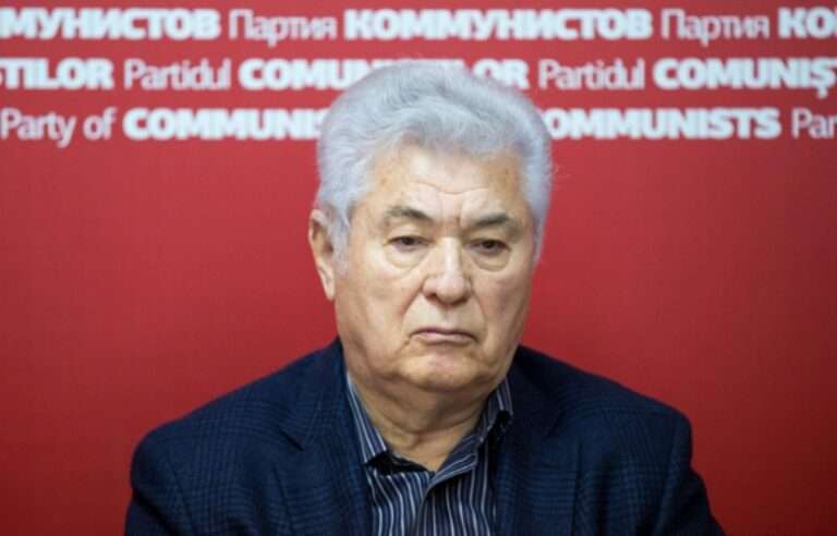 Воронин отказался открыть первое заседание парламента