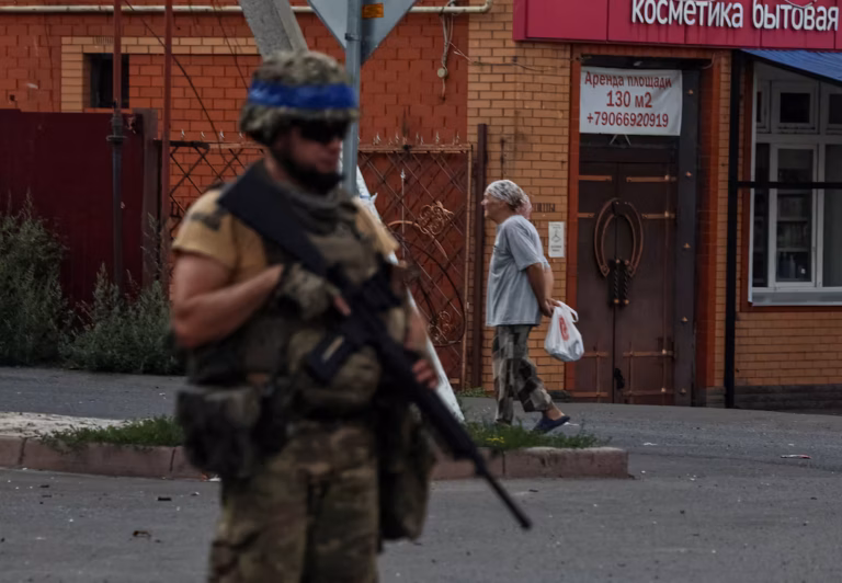 Группировку ВСУ в Курской области могут окружить