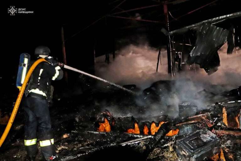 За ночь Украину атаковали около 140 российских дронов