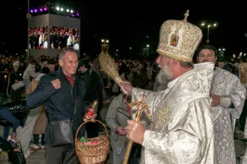 Митрополит Владимир во время Пасхи в 2025 году