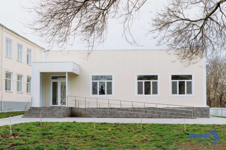 Твардица Тараклийский район Молдова лицей