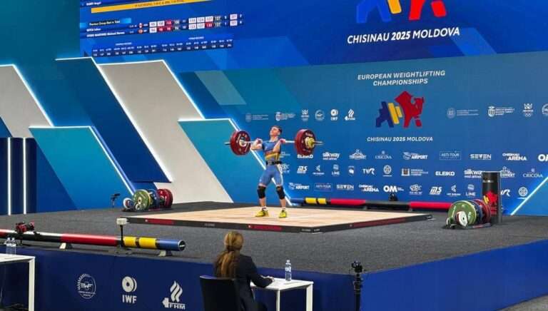 Молдавский штангист Дану Секриеру завоевал серебро на чемпионате Европы